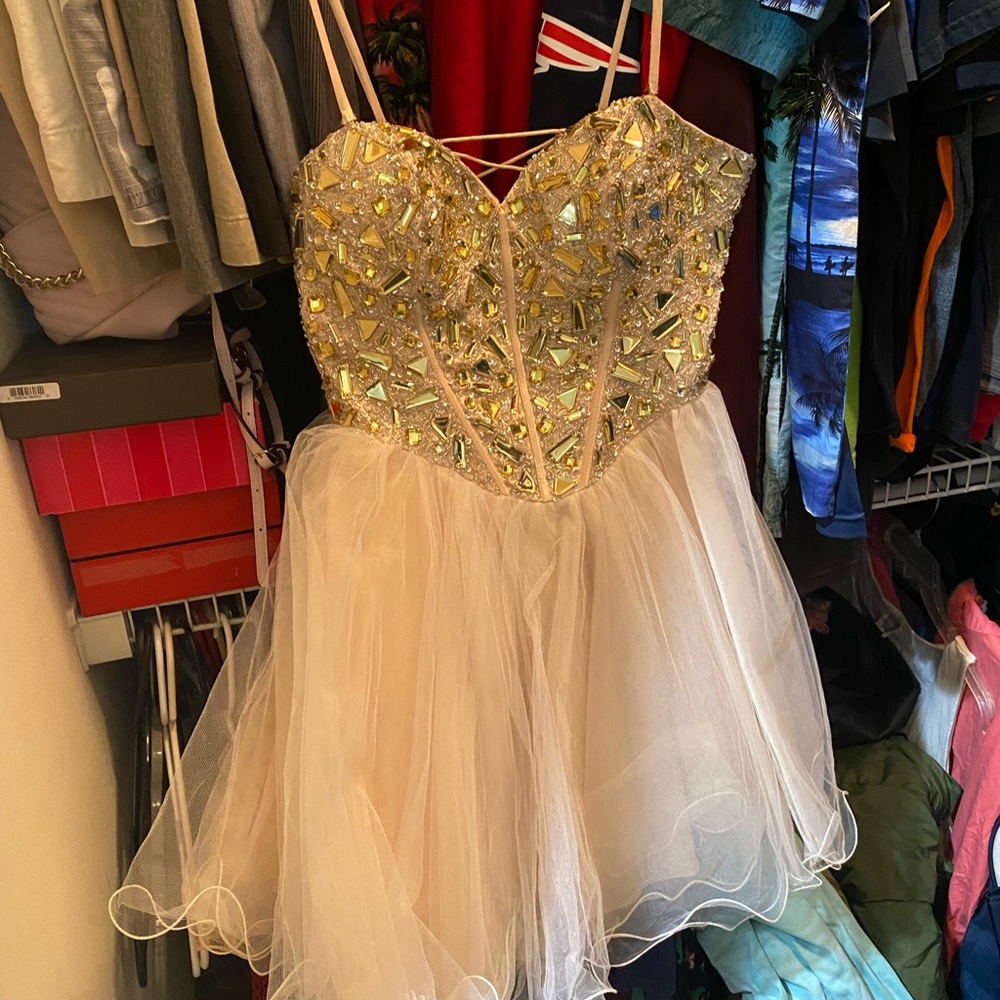 Women’s homecoming/prom shirt dress